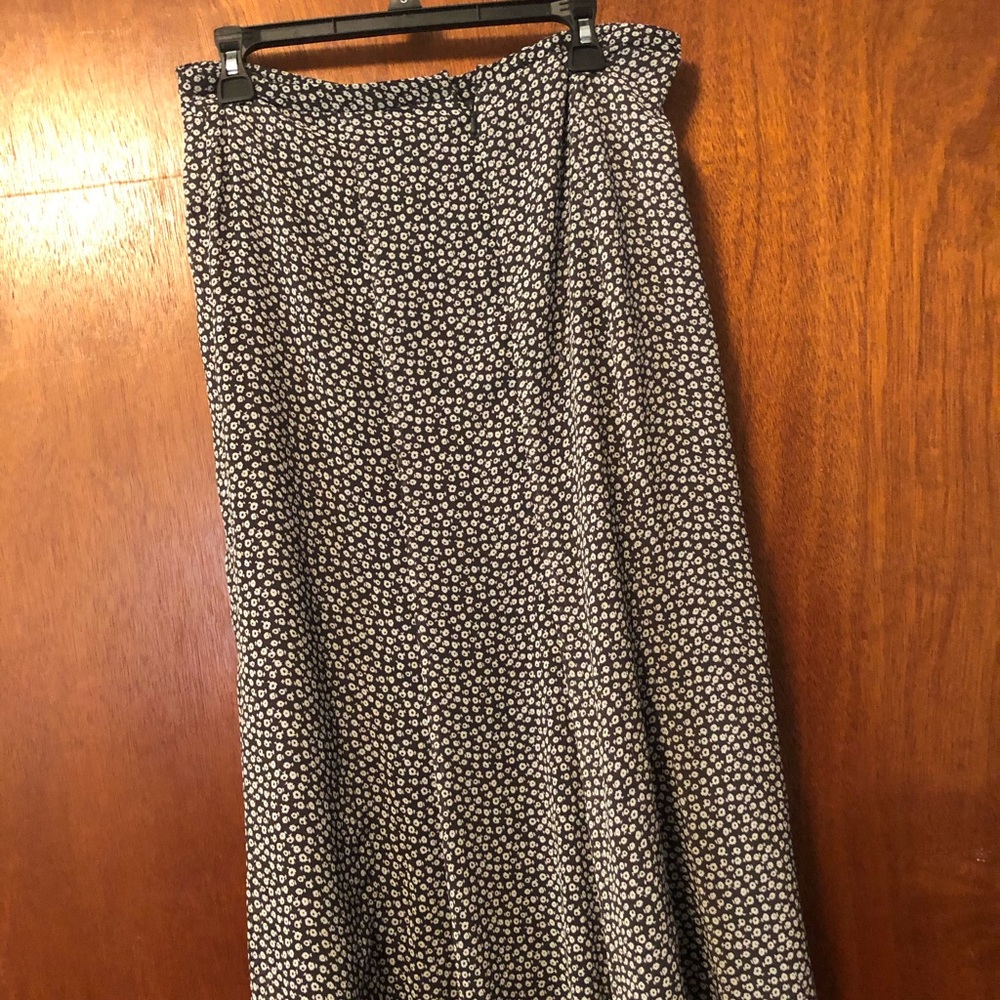 Long Navy Flower Skirt by Jones Wear Size Small
